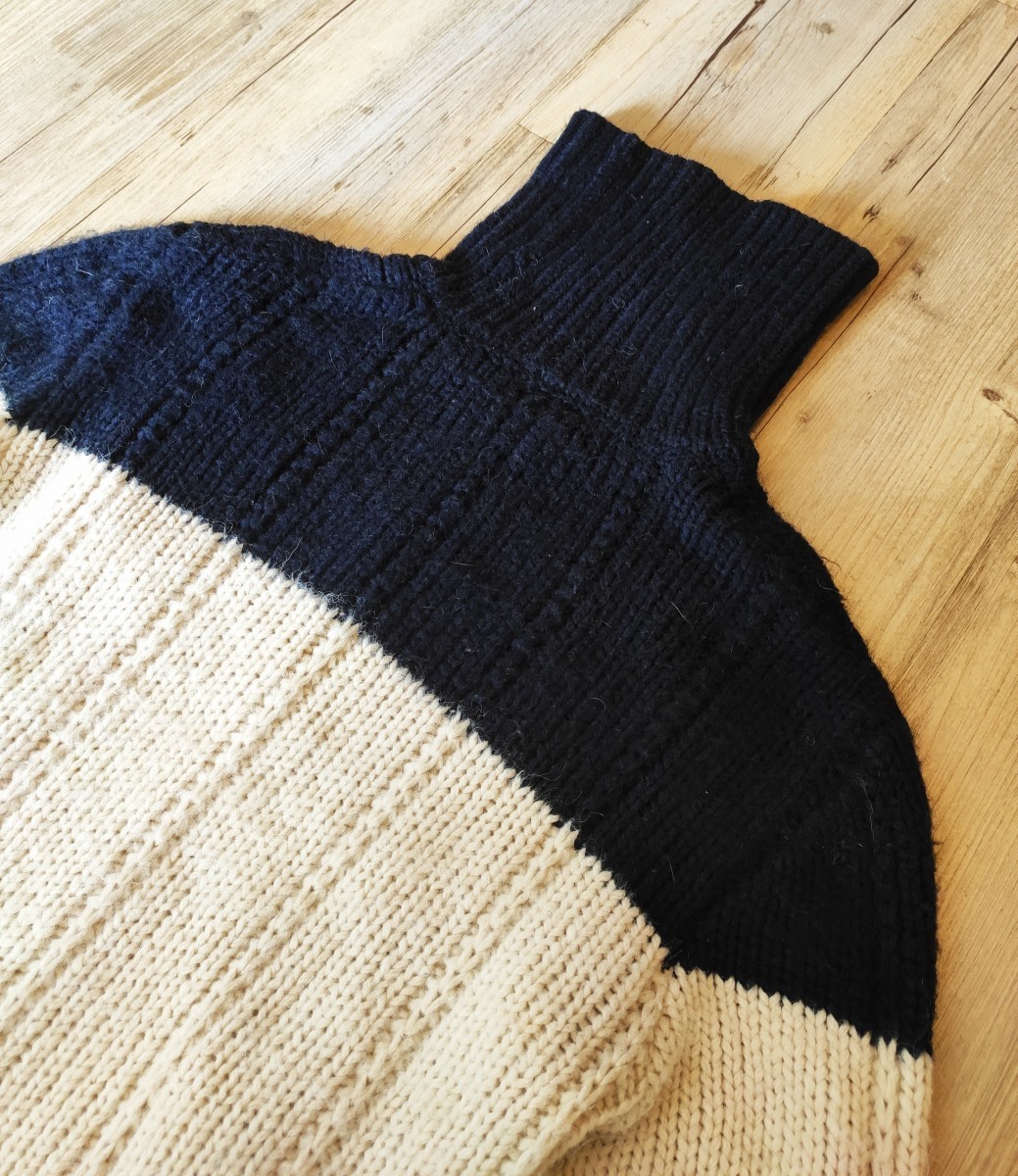 GRAIL! White/black turtleneck alpaca sweater FW11 - 4