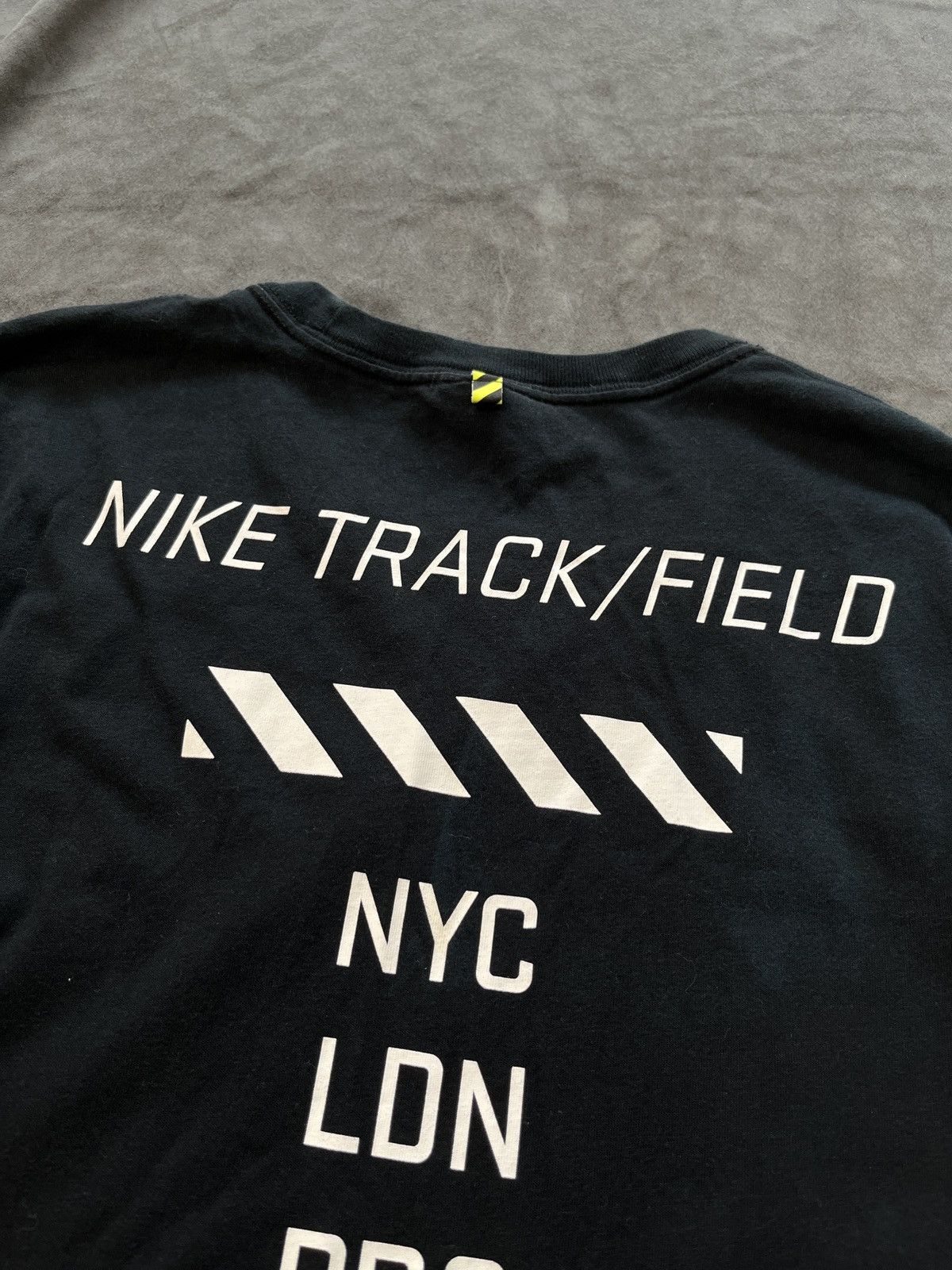 Nike Sportswear RU Elongated Track Tee Black T-Shirt Medium - 3