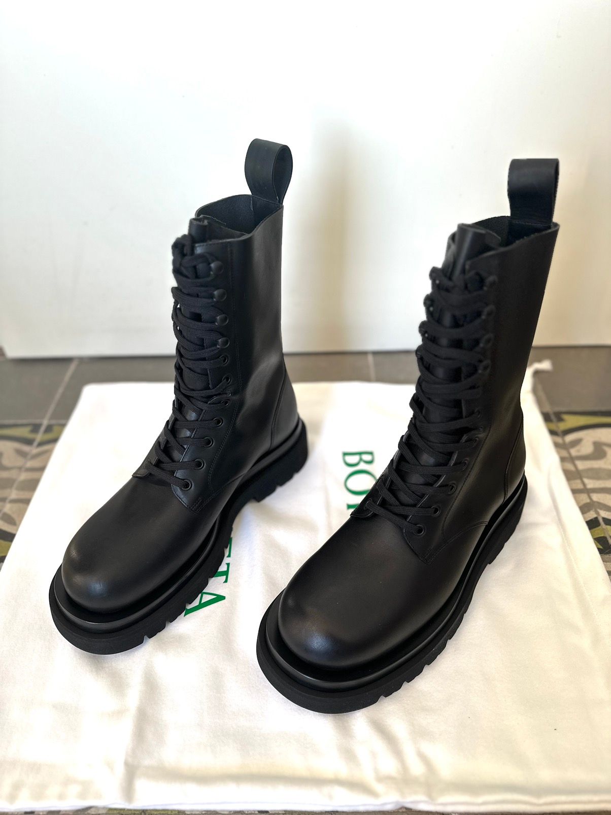 Bottega Veneta Lug lace-up leather boots - 1
