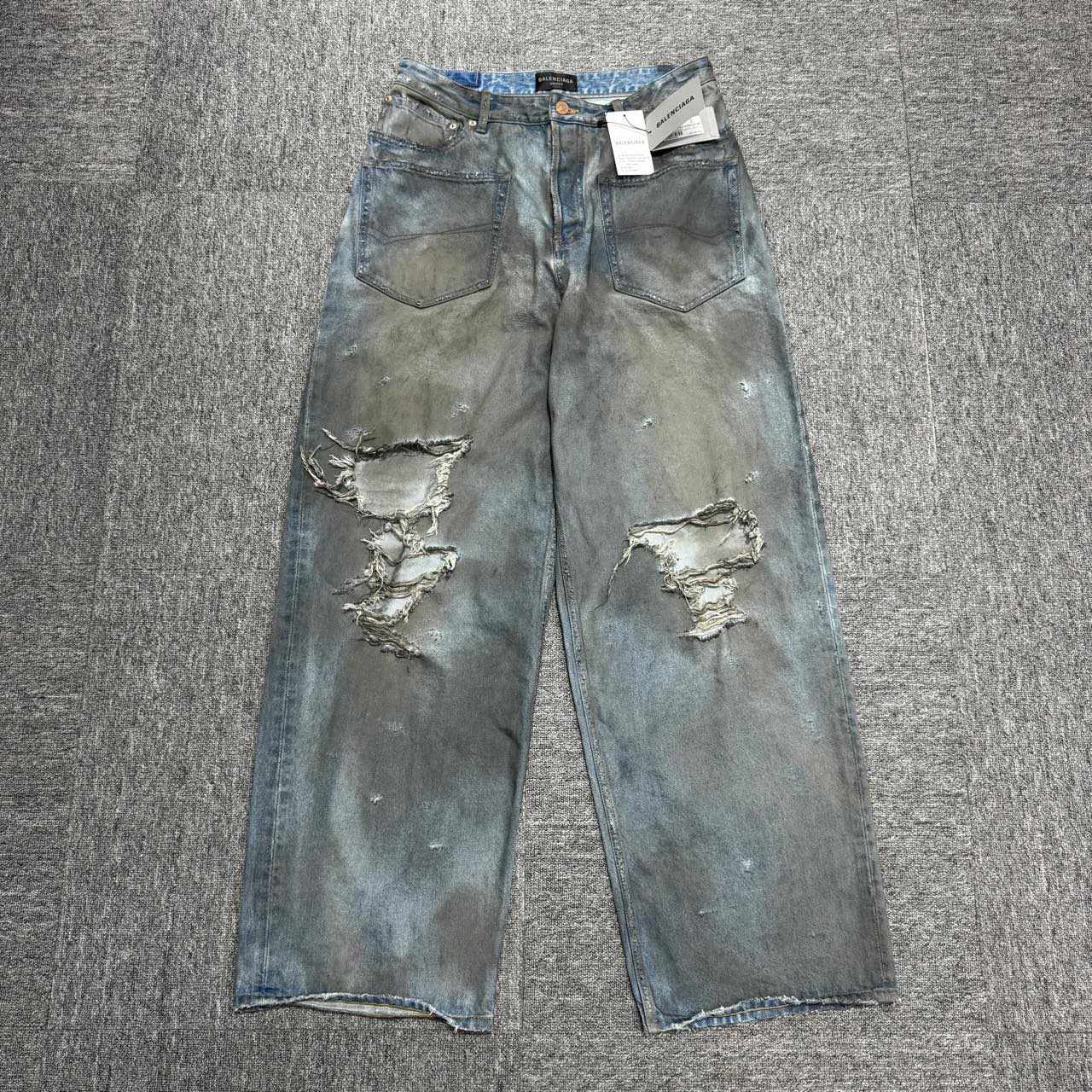 BALENCIAGA [Balenciaga] Patched Pockets Baggy Jeans in dark brown