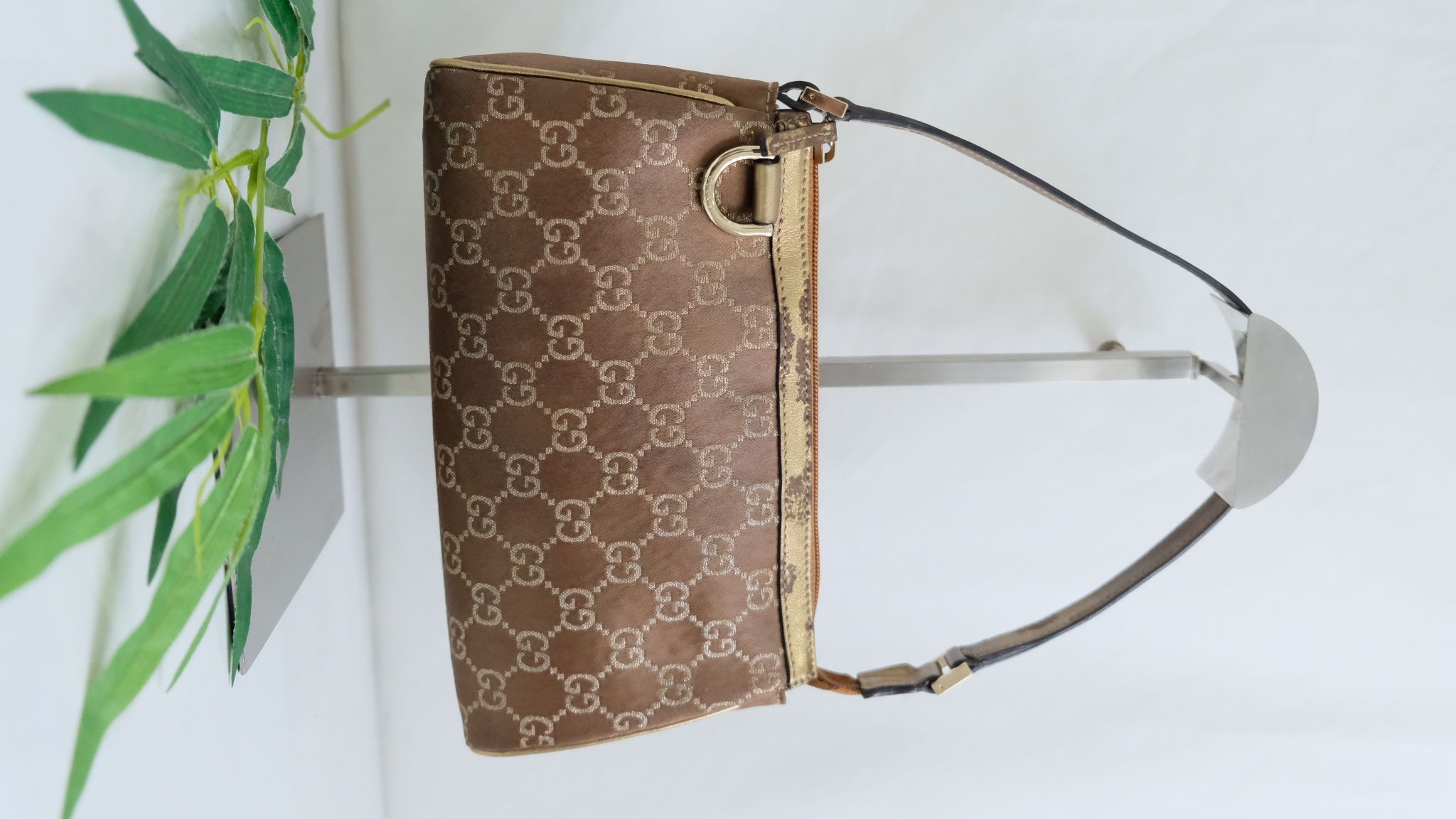 Brown Gucci Monogram Abbey D-Ring Pochette gold leather - 2