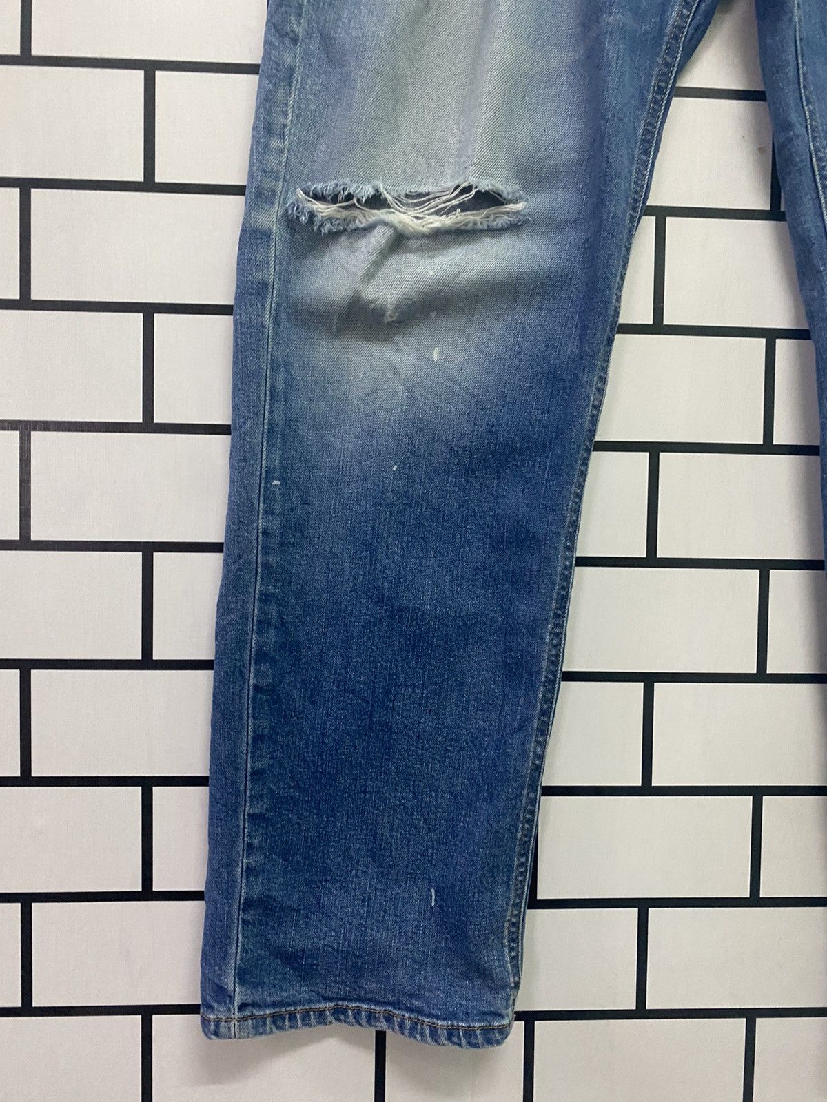 Vintage LEVIS 553 Blue Distressed Denim - L50 - 8