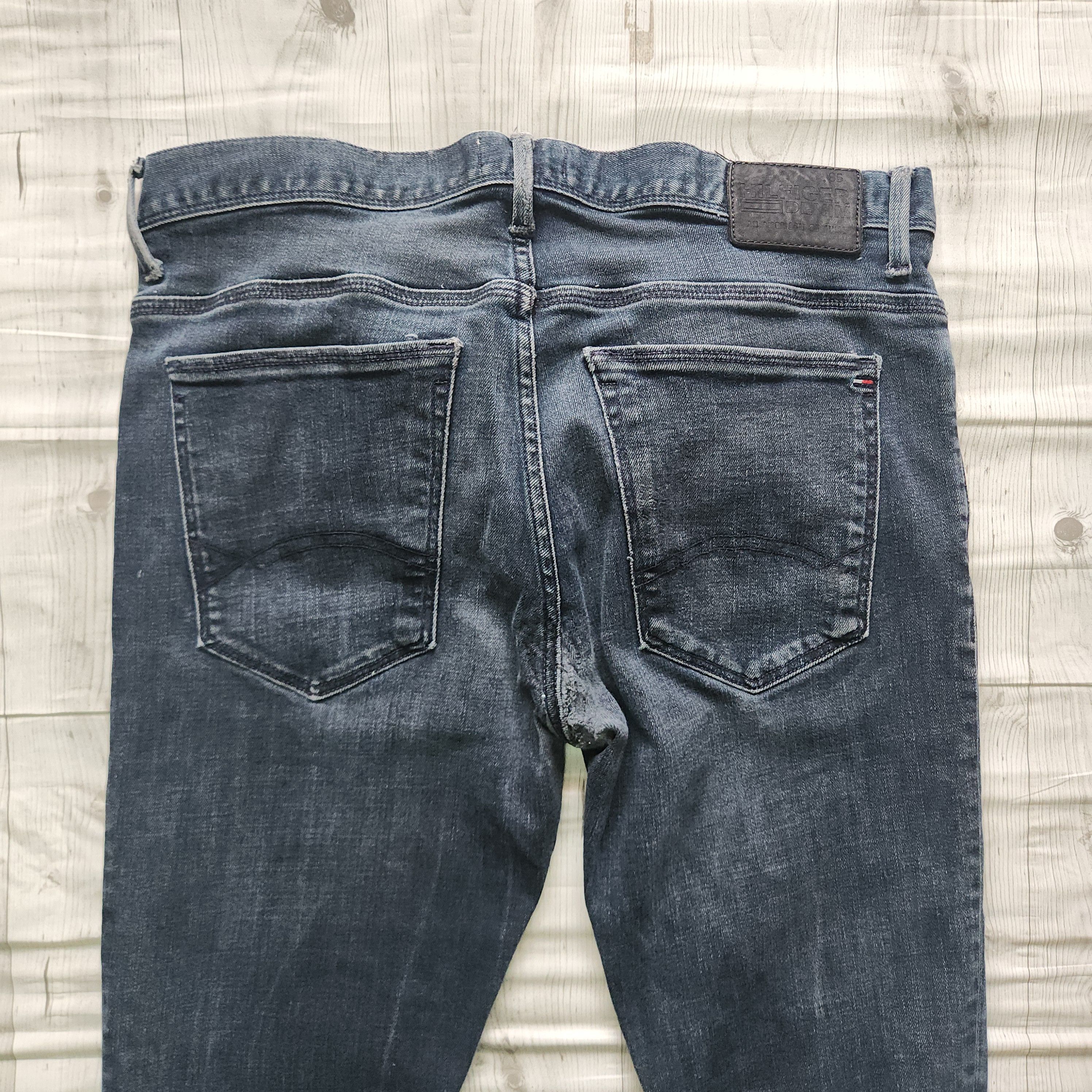 Vintage Tommy Hilfiger Denim Jeans Slim Cut - 8