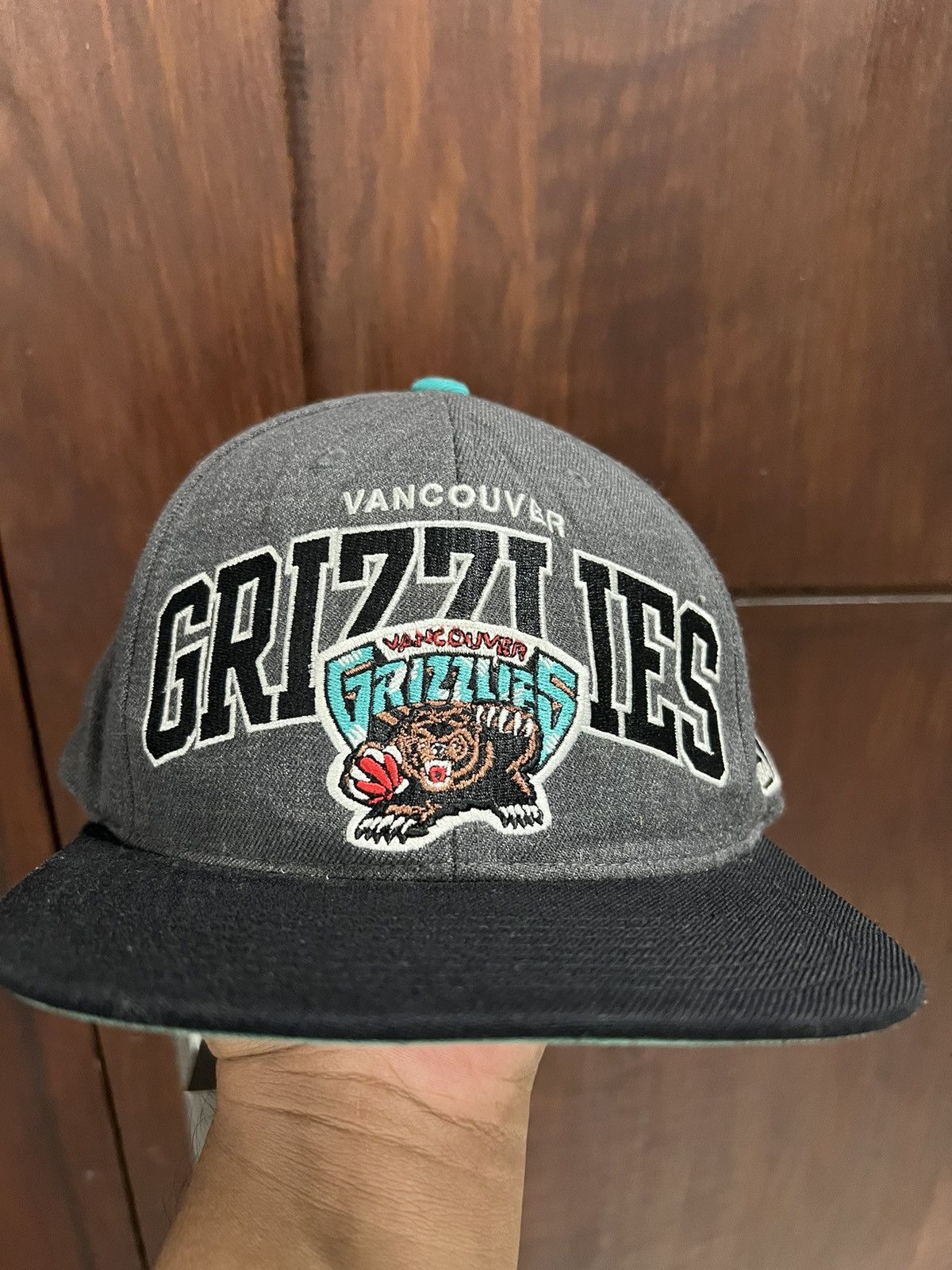 Mitchell & Ness Vancouver Grizzlies NBA Hat Cap - 1