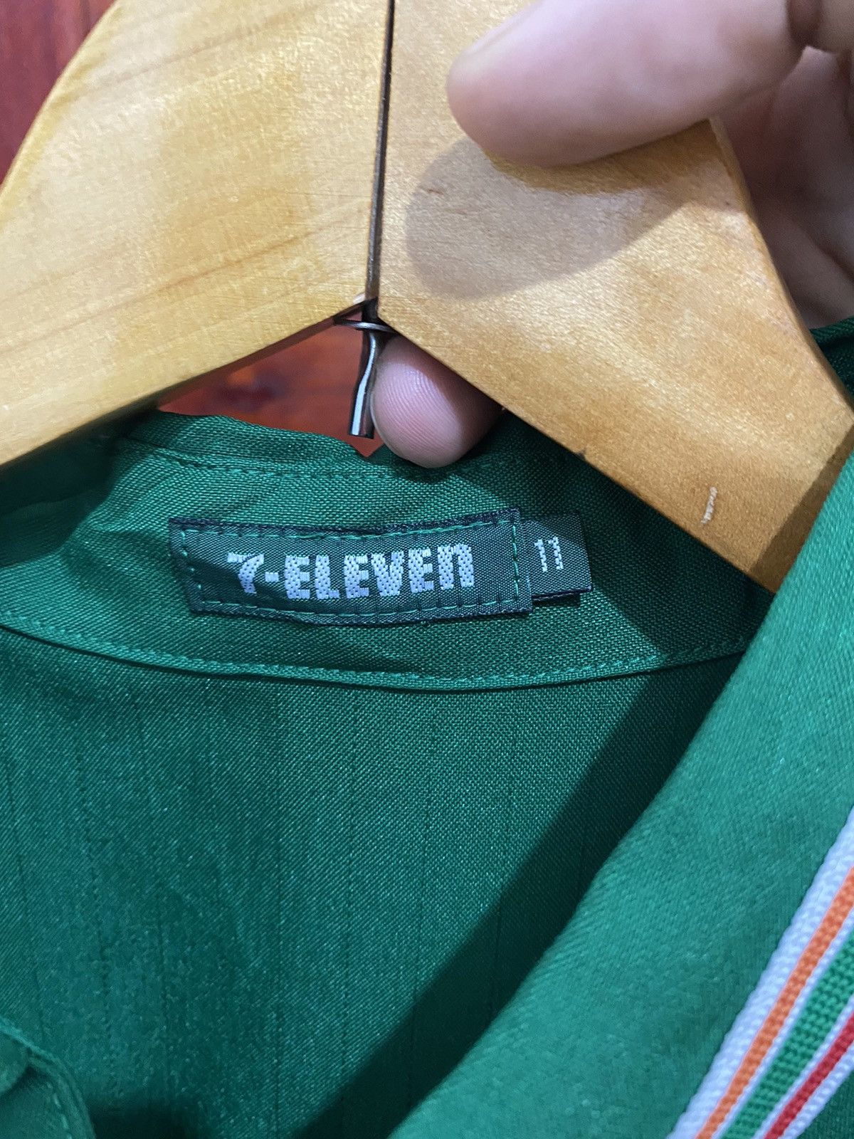 Vintage 90’s 7 Eleven Uniform Worker Embroidery Logo Shirt - 5