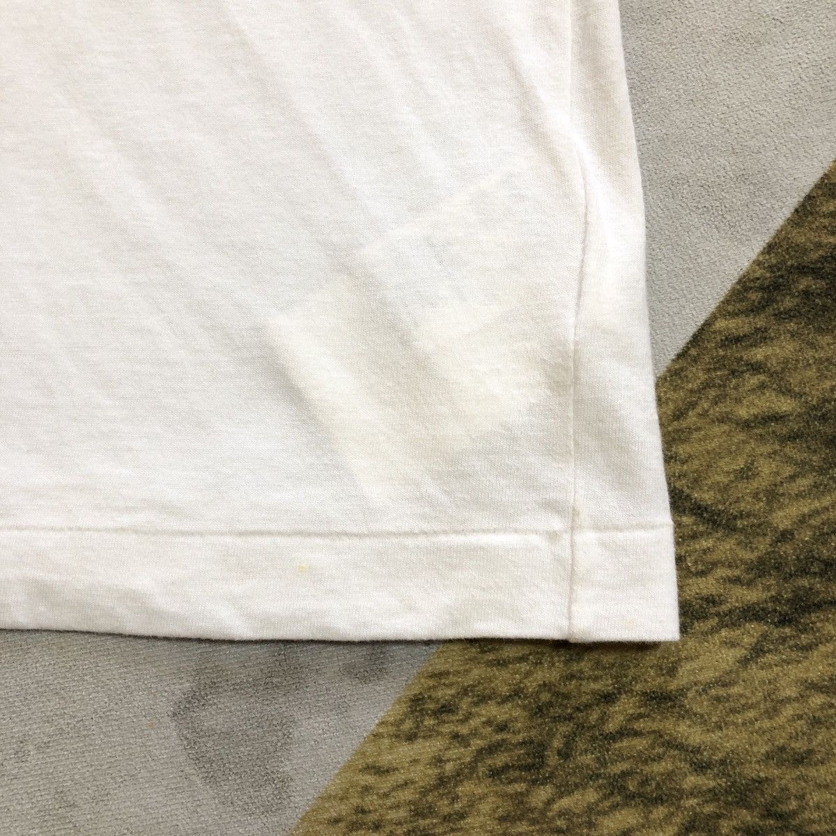 Comme Des Garcons Fades Gold Print CDG Play Tee - 5