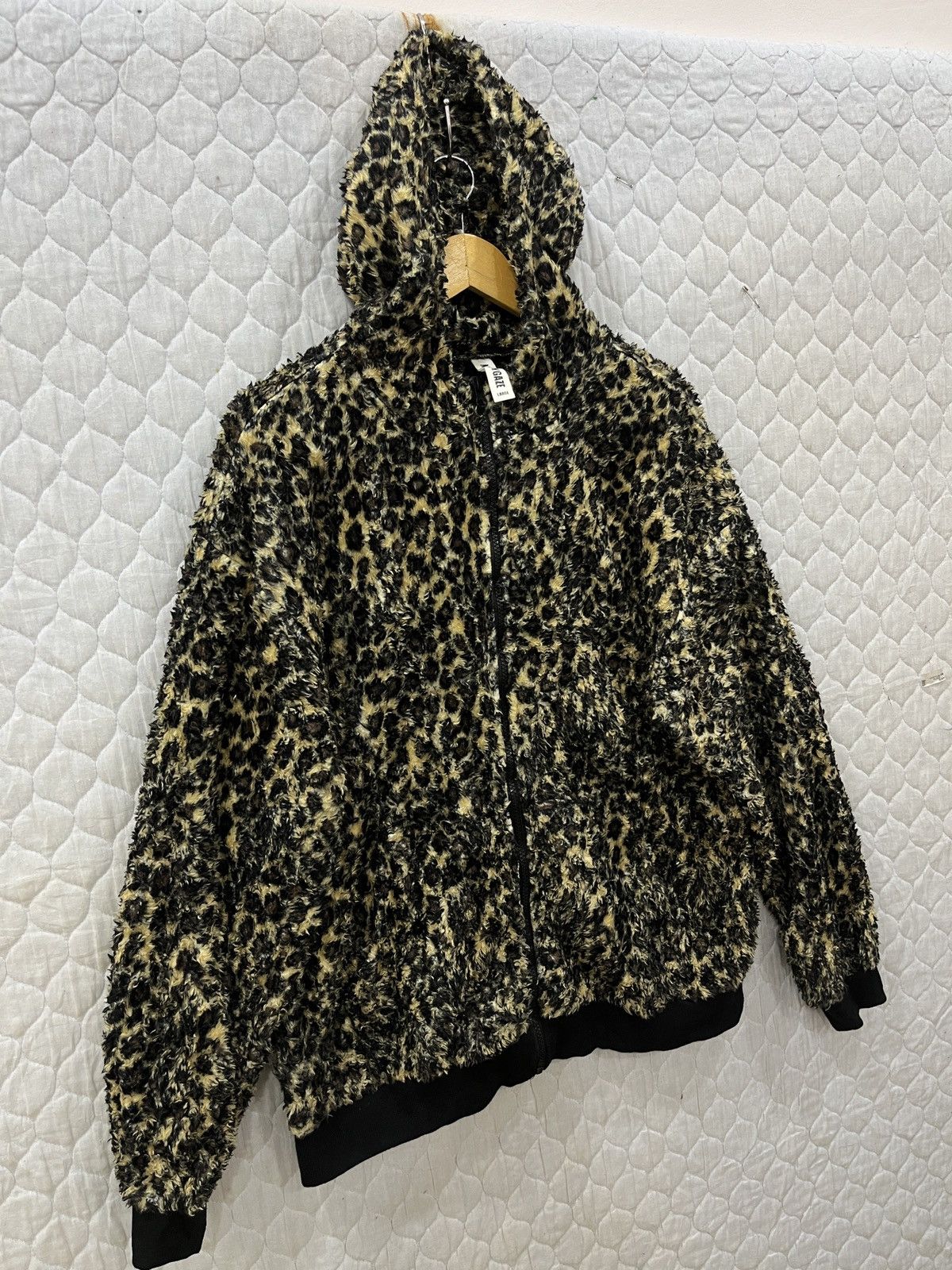 Japanese Brand - (Eee). MODISH GAZE LEOPARD HOODIE SWEATER - 3