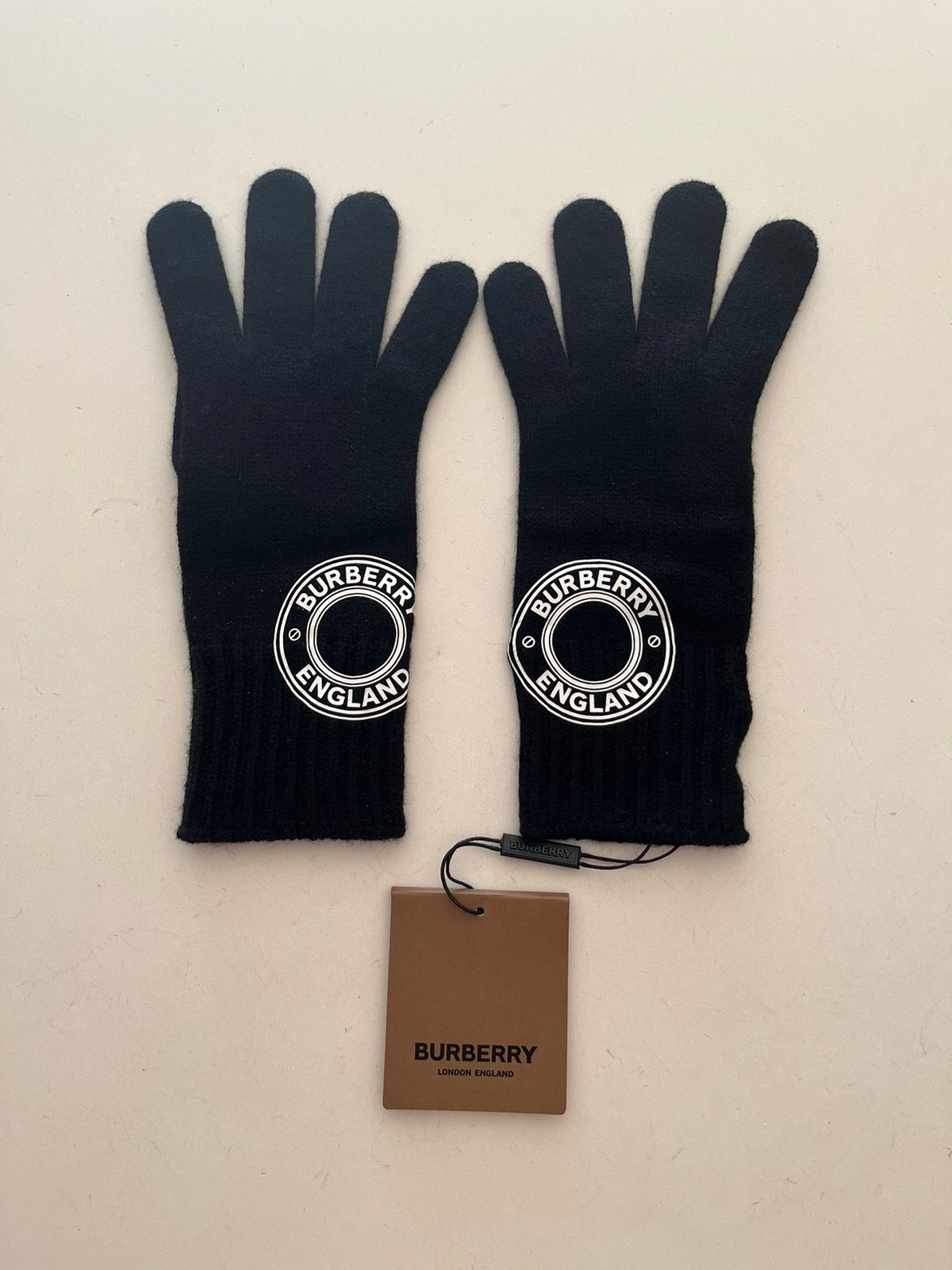 NWT - Burberry Logo Crest cashmere Gloves - 1