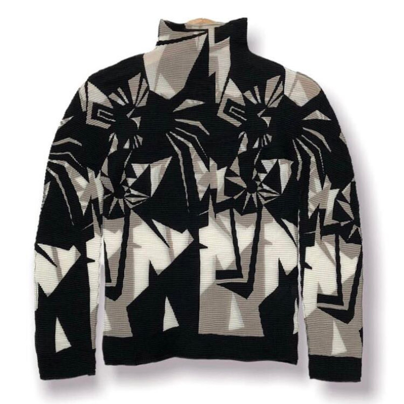 Turtle Neck Nice Design ISSEY MIYAKE Size S - 1