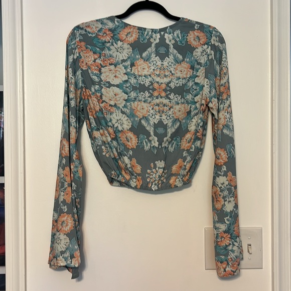 Aila Blue Kewarra Floral Boho Bell Sleeve Cropped Blouse - 4