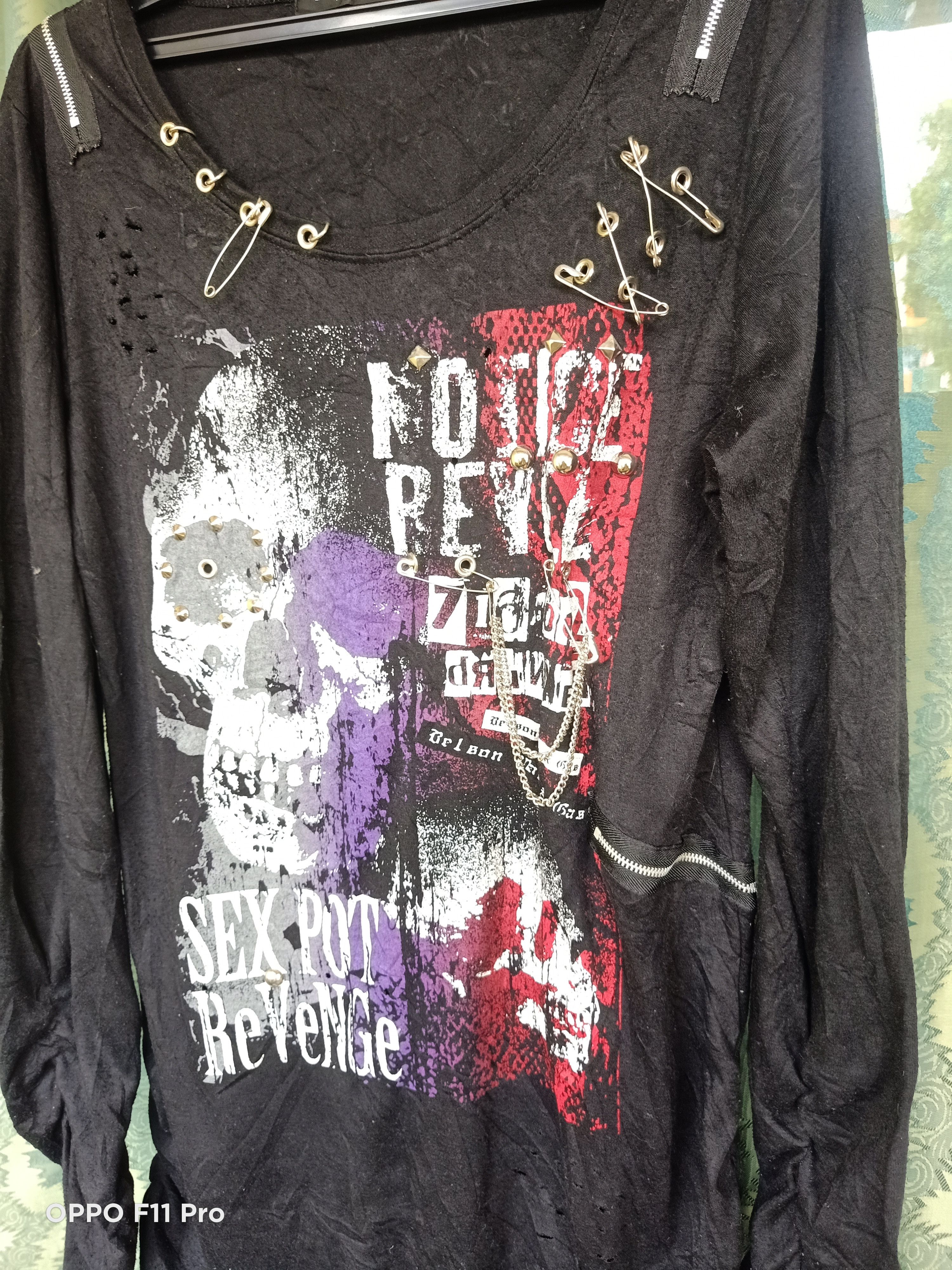 Archival Clothing - Sex Pot Revenge Rocker Distressed Stretched Punk Tee - 4