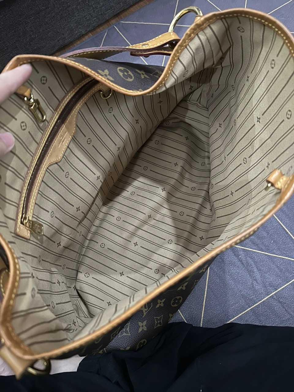 Authentic LOUIS VUITTON Delightfull MM - 18