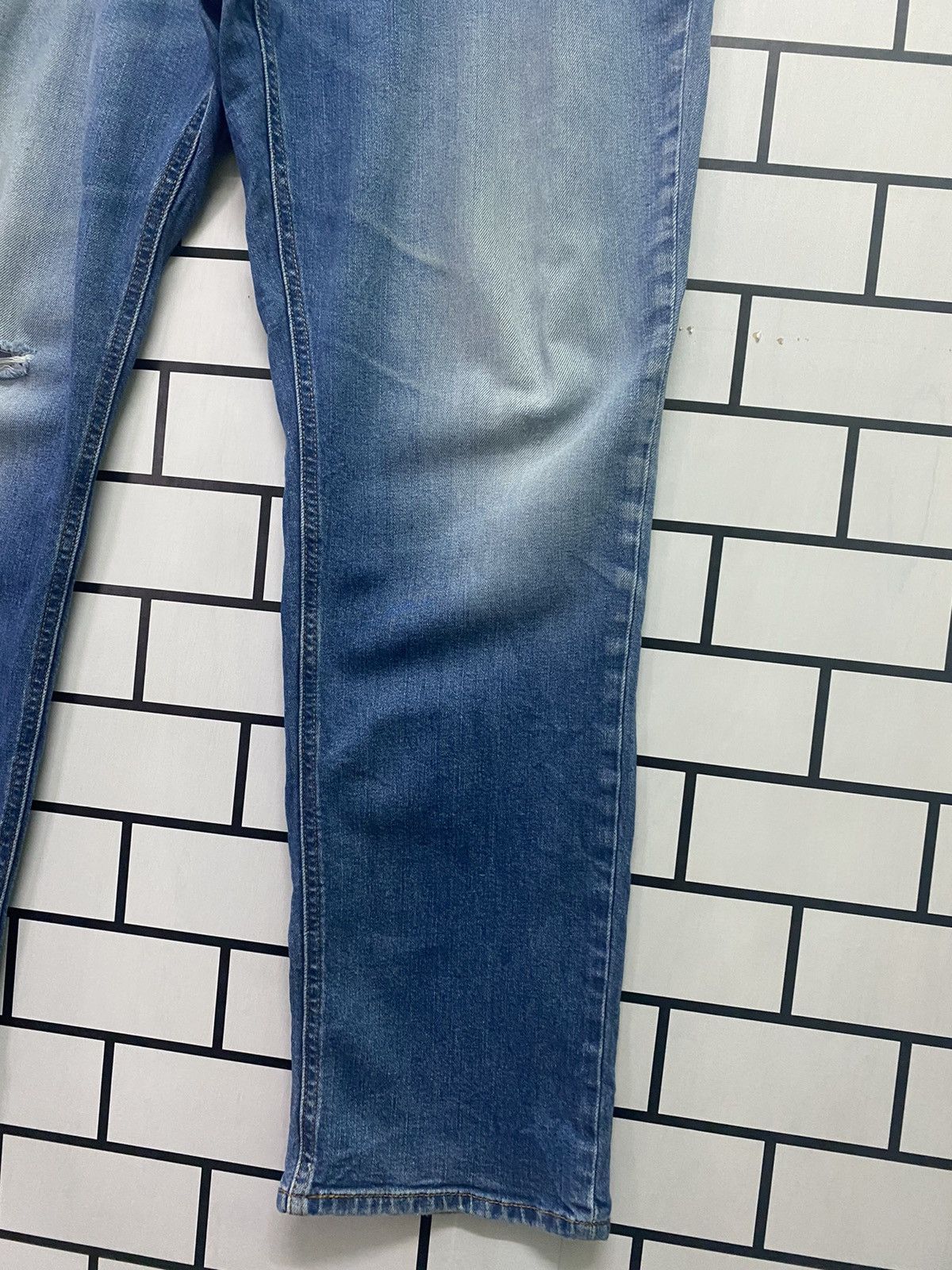 Vintage LEVIS 553 Blue Distressed Denim - L50 - 7