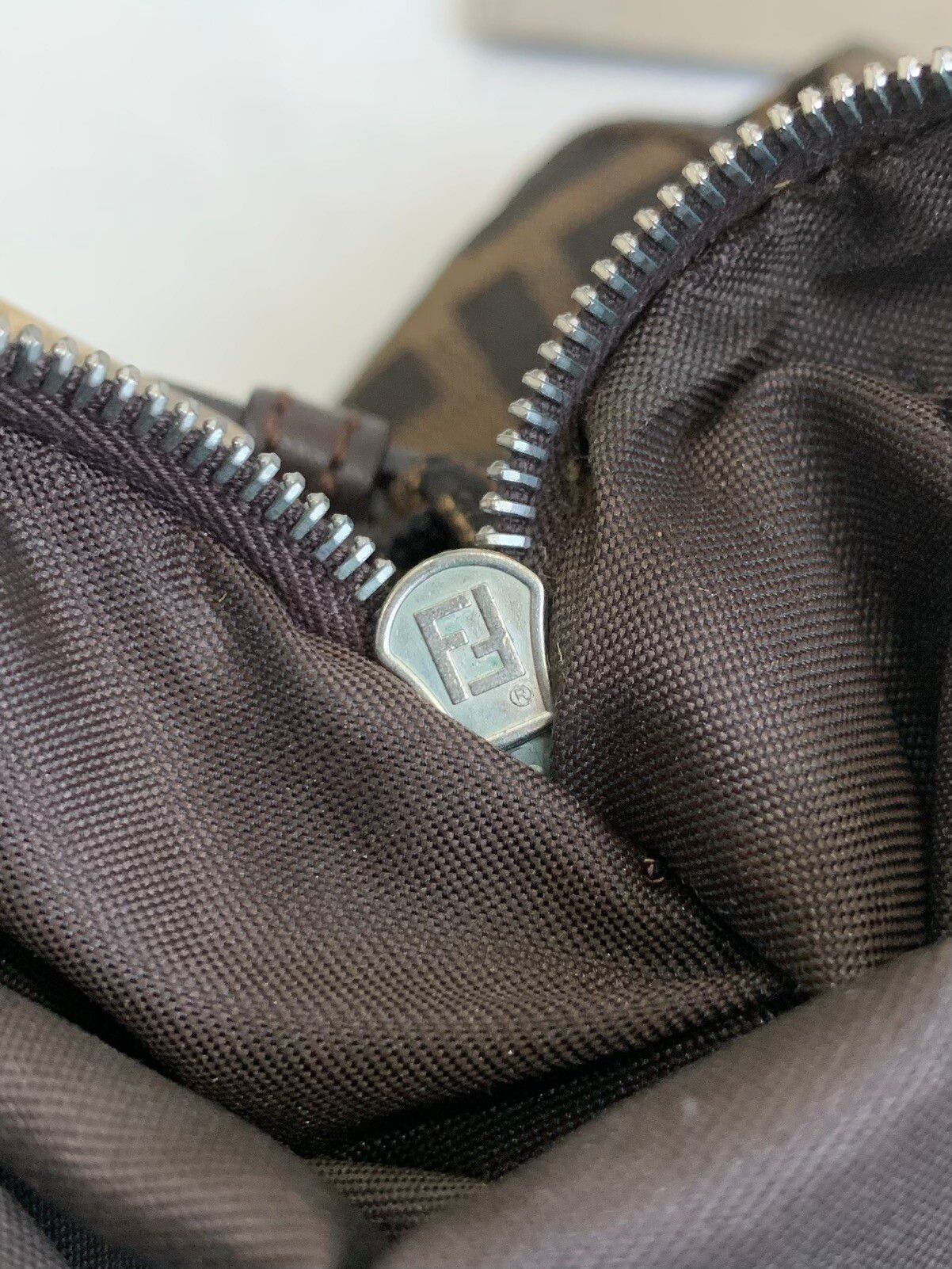 Authentic vintage Fendi baguette handbag. - 16