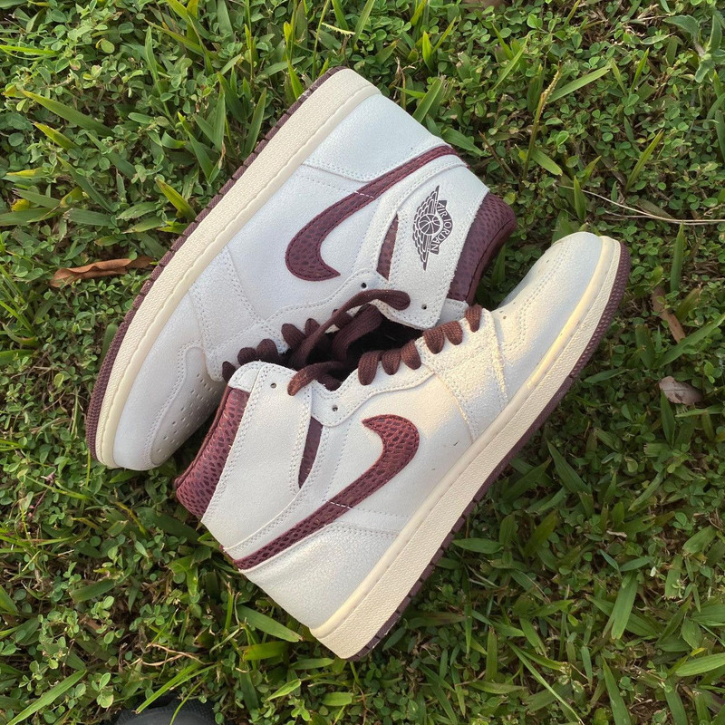 A Ma Maniere × Nike - Air Jordan 1 Retro High OG A Ma Maniére “Burgundy Crush” - 1