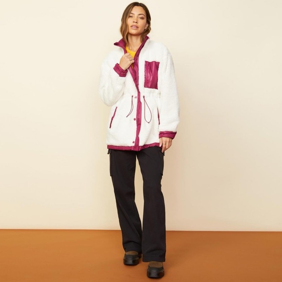 MONROW Reversible Sherpa Lined Jacket In Dragon Fruit - 2