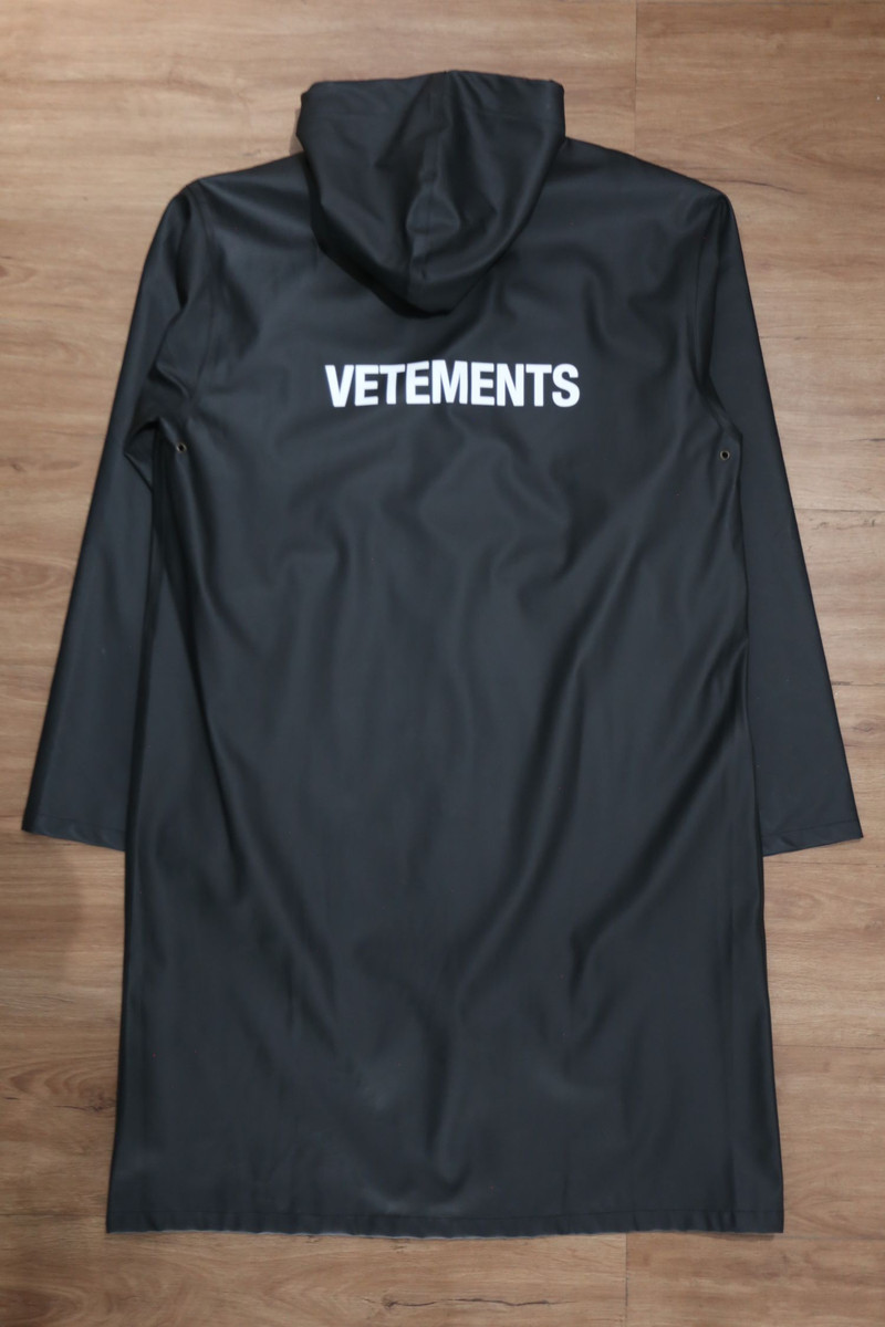 Vetements - F/W 18 - Oversized Rain Coat - 1