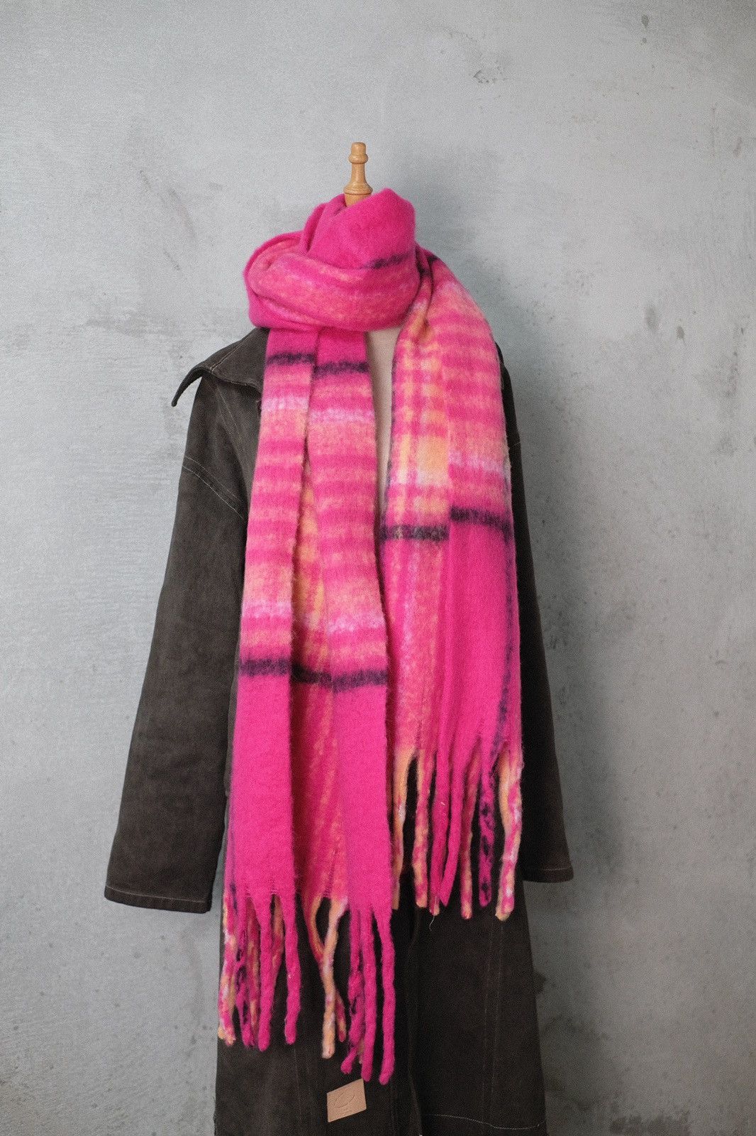 Japanese Brand - Deadstock Cozy Pink and Orange Mohair Checked Scarf Unisex - 3