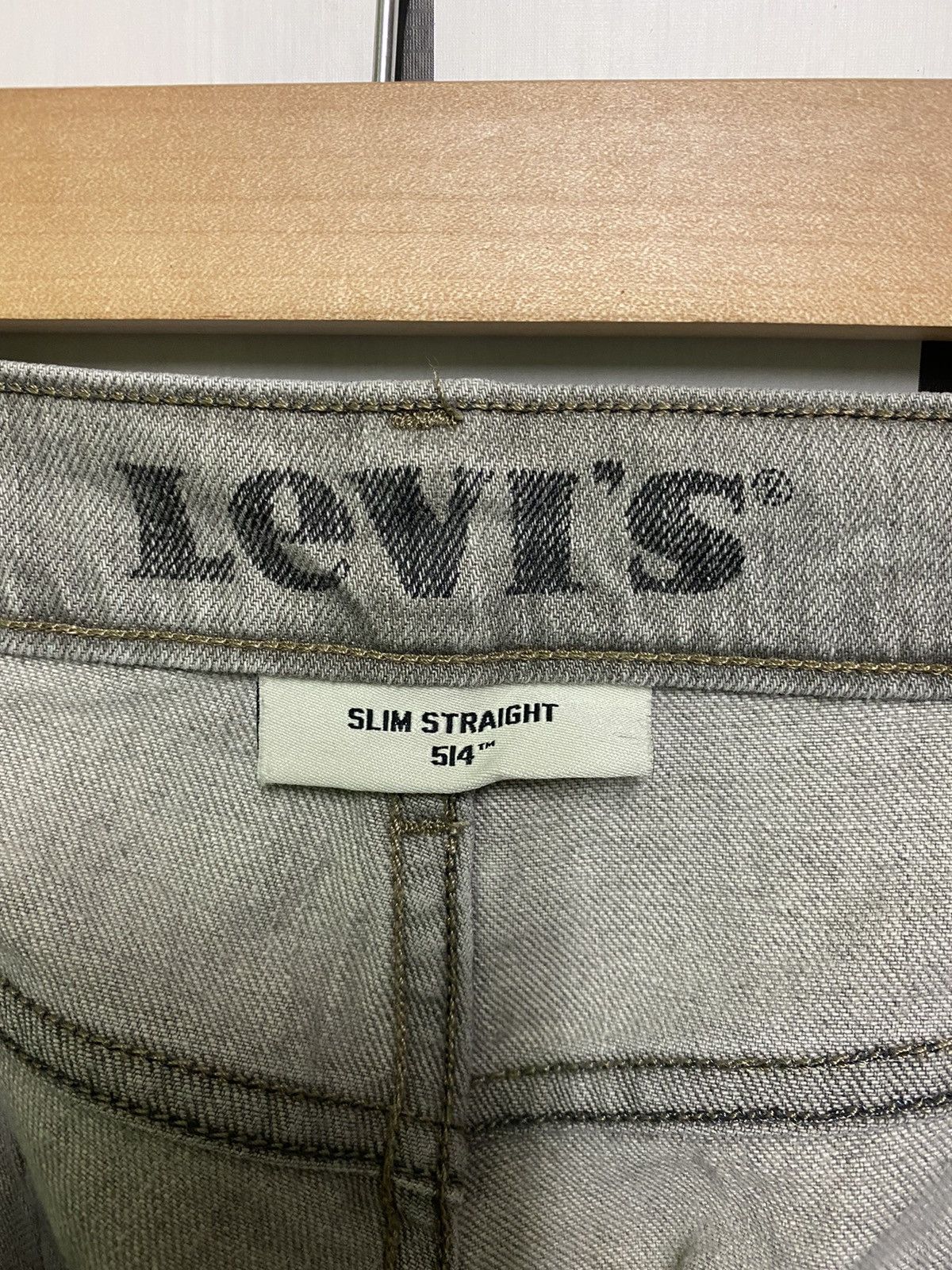 Vintage LEVIS 514 Slim Straight Grey Distressed Jean - L40 - 11