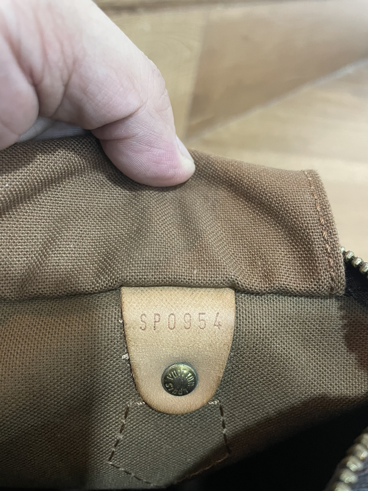 Authentic LOUIS VUITTON Speedy 25 - 19