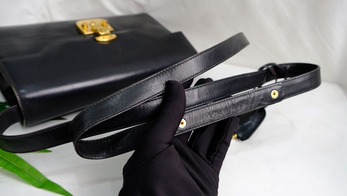Vintage GUCCI Black Leather Lock Shoulder Bag - 7