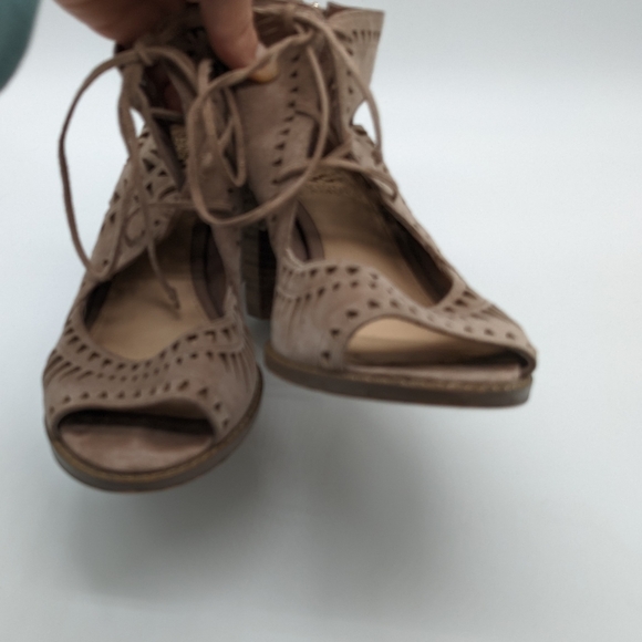 Vince Camuto Tarita Suede Cutout Lace-Up Sandals 6.5 - 8