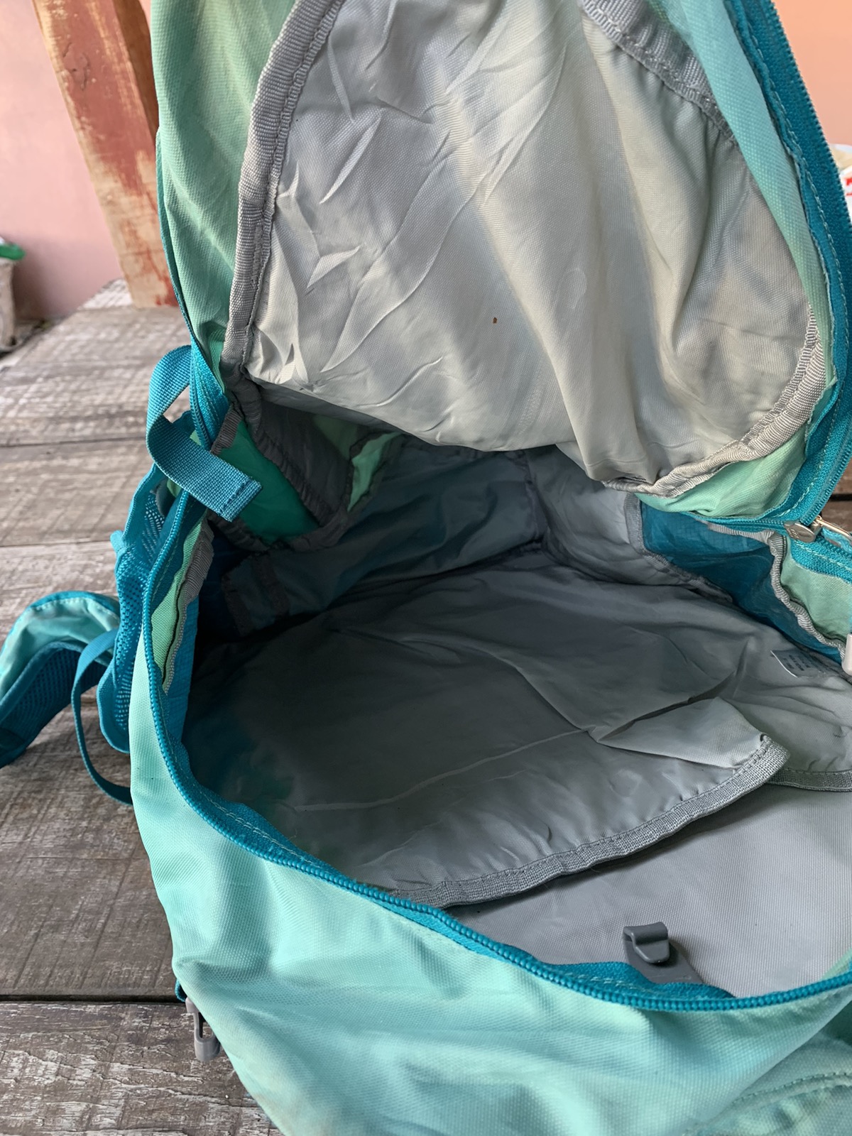 The north face back pack 25L - 9