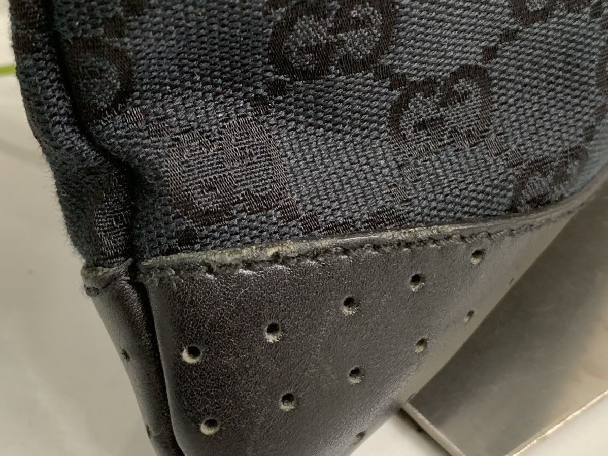 Authentic black GUCCI canvas crossbody bag - 8