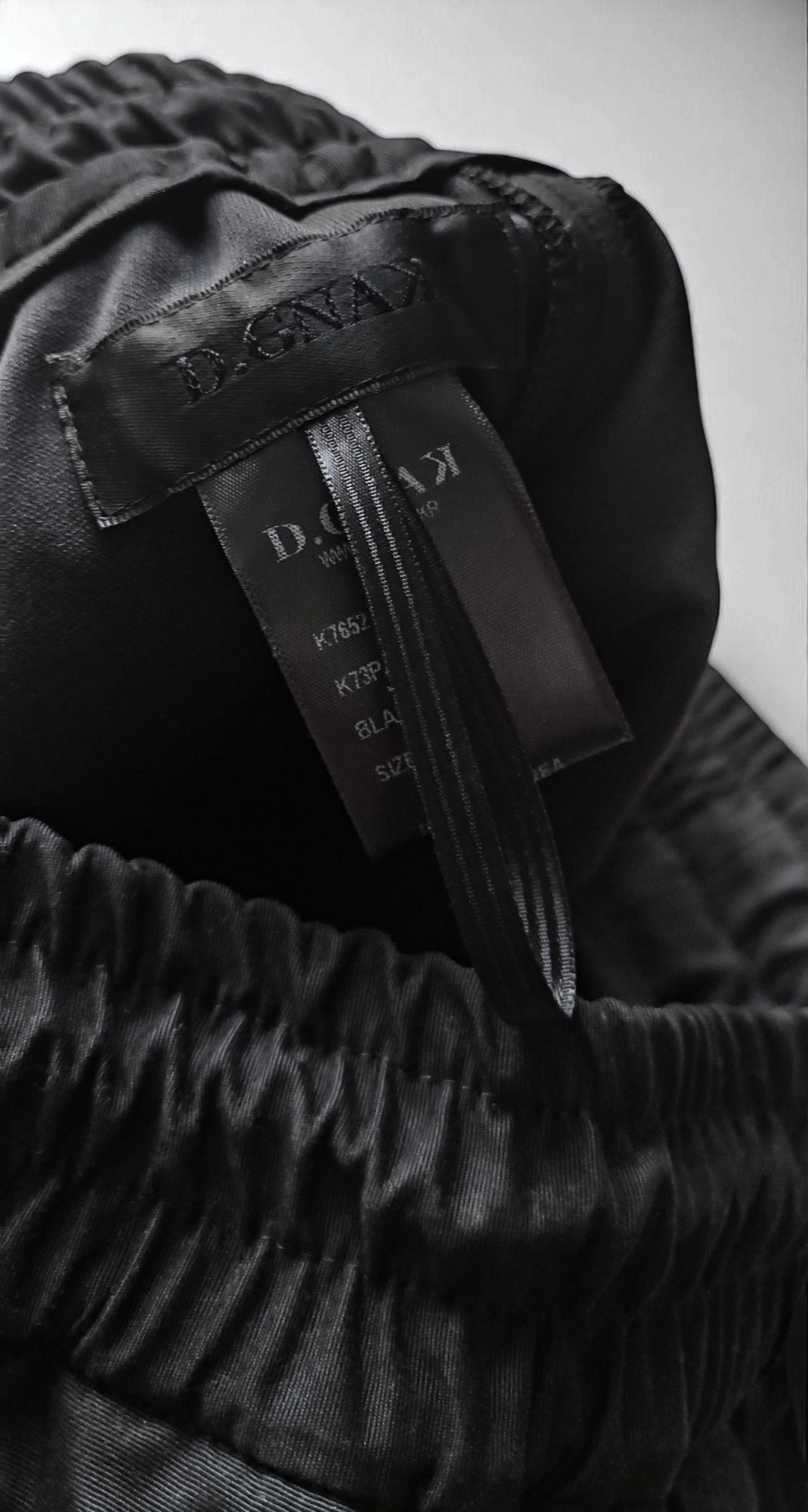 디그낙 (D.GNAK) FW17 HAREM PANTS WITH DETACHABLE POCKET - 12