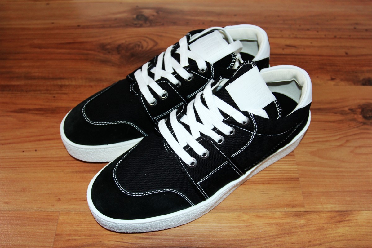 BNWT AW20 LOGO PATCH LOW-TOP SNEAKERS 41 - 2