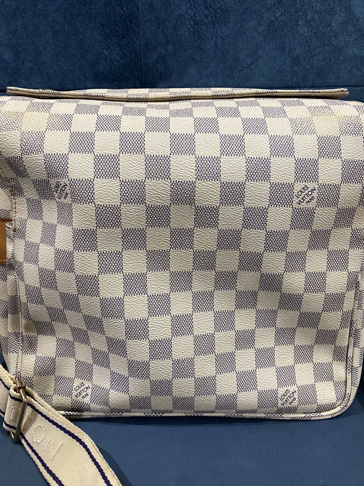 Auth LOUIS VUITTON White Damier Azur Naviglio Crossbody Bag - 3