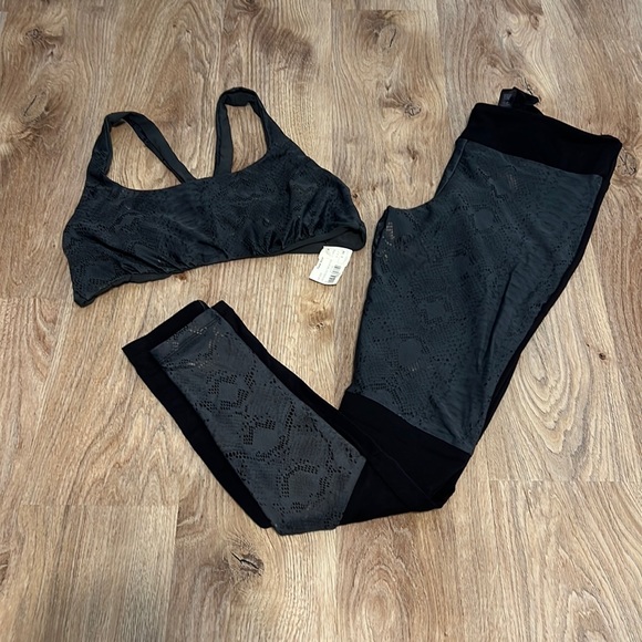 Planet Blue x Blue Life Fit Snakeskin Moto Legging & Sports Bra Set - 3