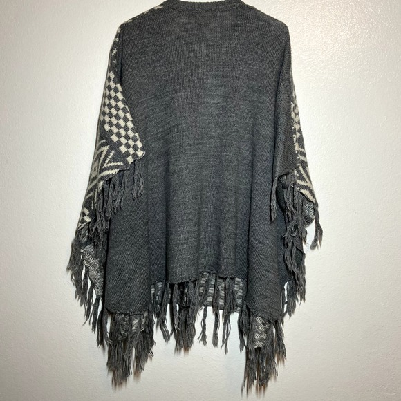 Flying Tomato Poncho Sweater Button Front Fringe Hem Knitted Gray White S/M - 4