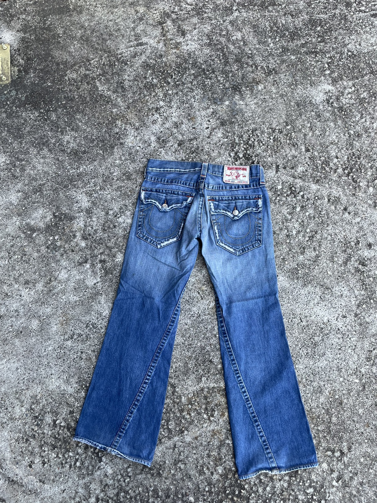 True Religion - Flare Jeans True Religion Distressed Boot Cut - 8