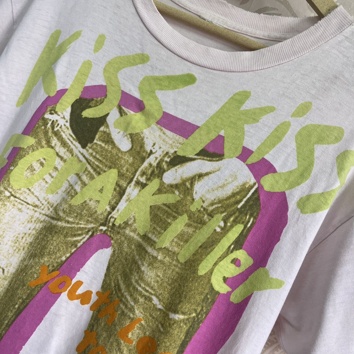 Vintage - Honey West 1960s Drama Series Kiss Kiss For A Killer TShirt - 8
