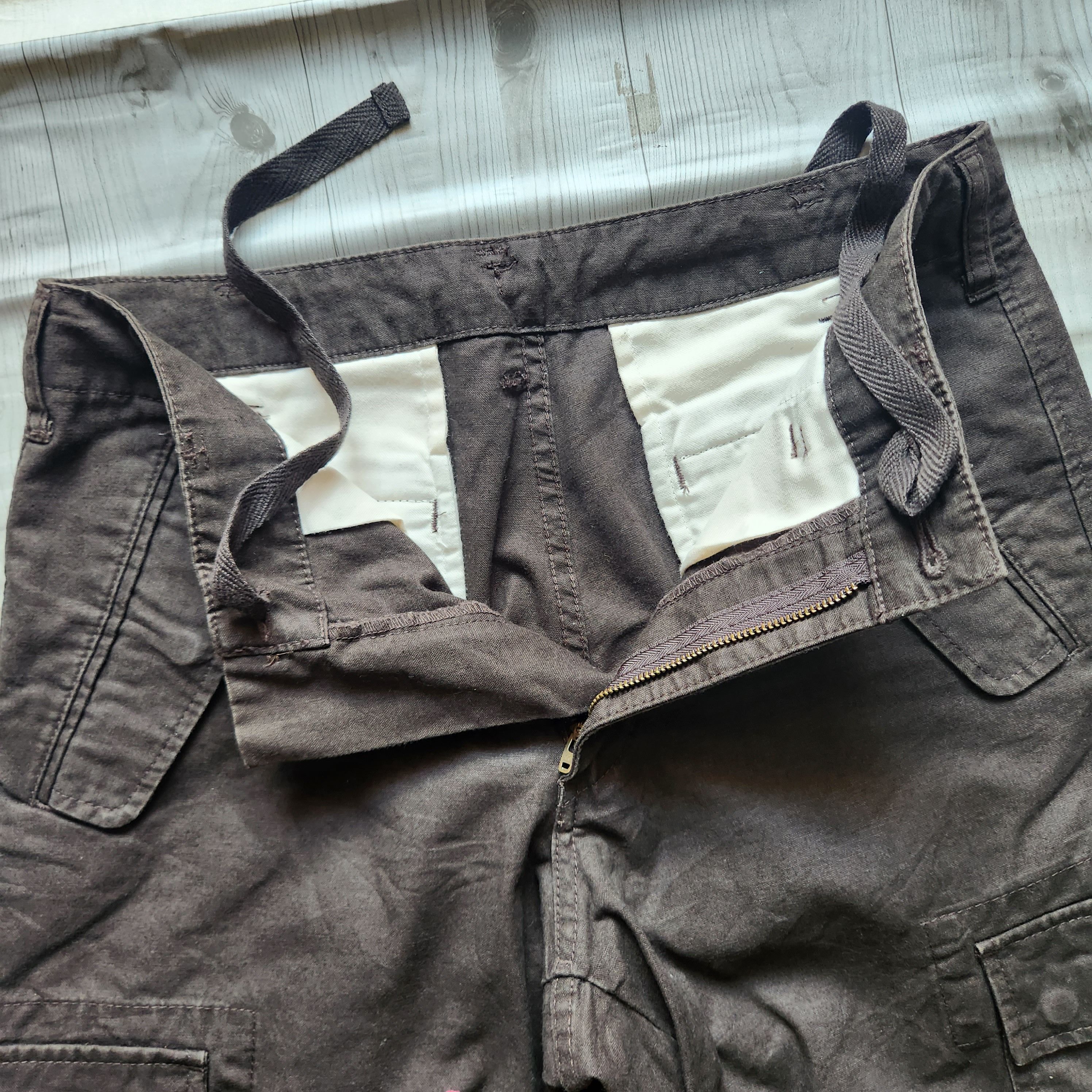 Uniqlo Tactical Pants Cargo Pockets - 4