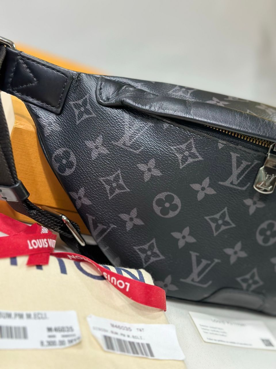 Authentic Louis Vuitton Discovery Bumbag Waist Bag New 2022 - 22