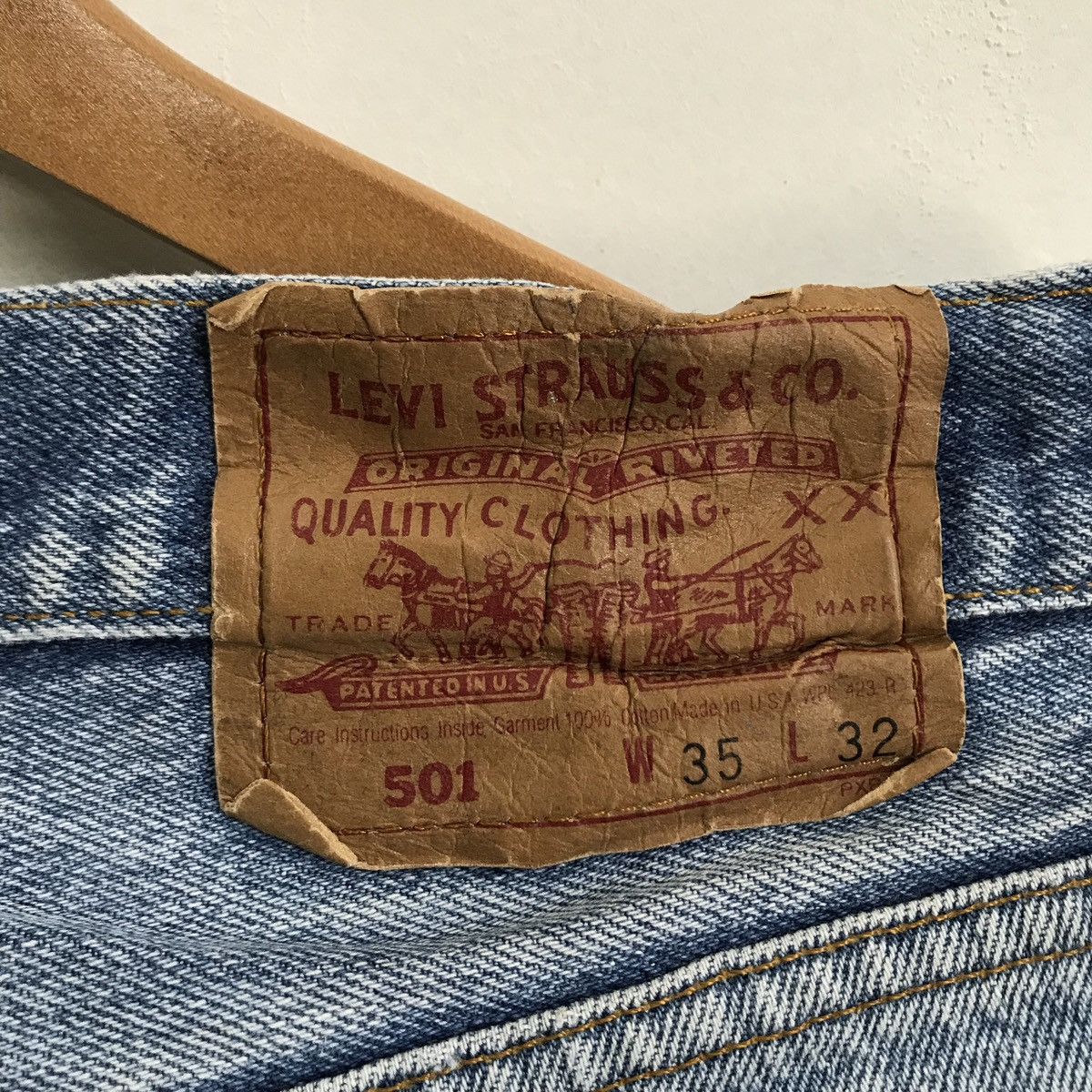 Vintage Levis 501 Made in USA Distressed Denim Jeans - 9