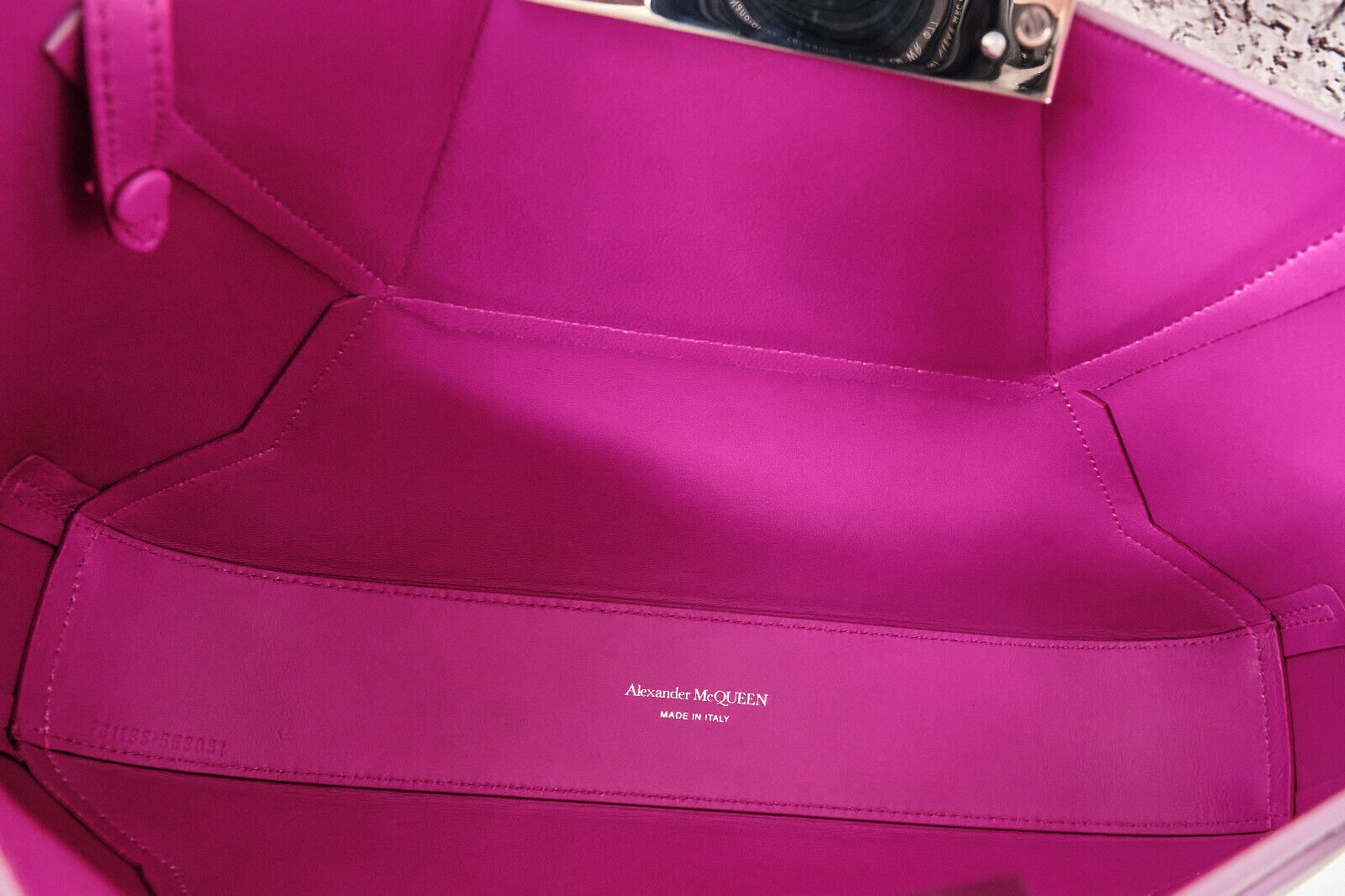 Brand New in Box Alexander Mcqueen Jewelled Hobo Leather Tote Bag in Antique Pink, 2890$ - 13
