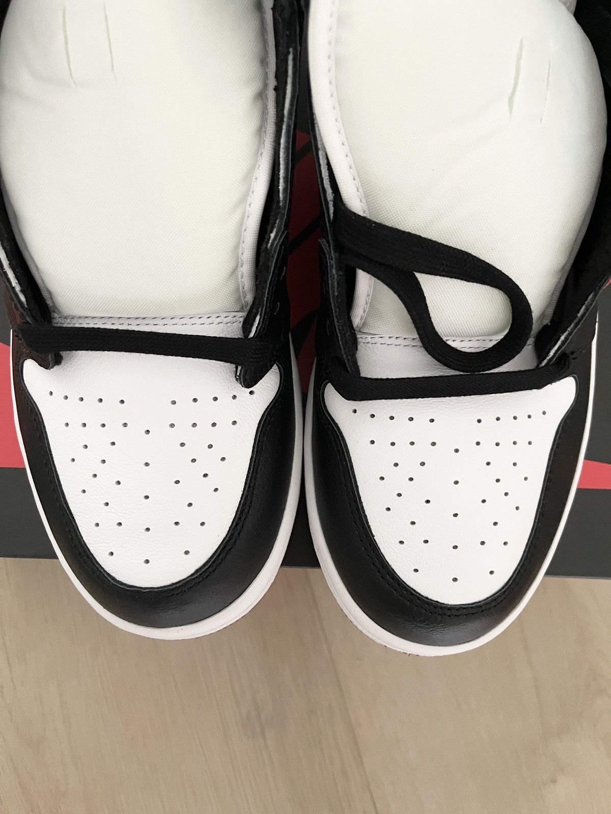 Jordan Brand - 2019 Air Jordan 1 High Saint Black Toe (Men Size 7.5) - 5