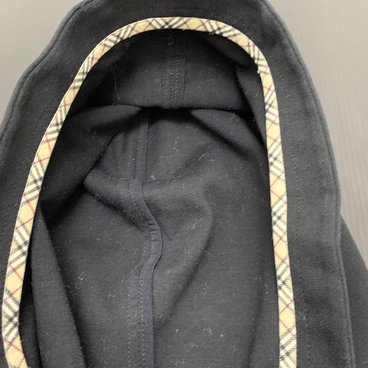 Burberry Sleveless Re attachment Hoodie - 7