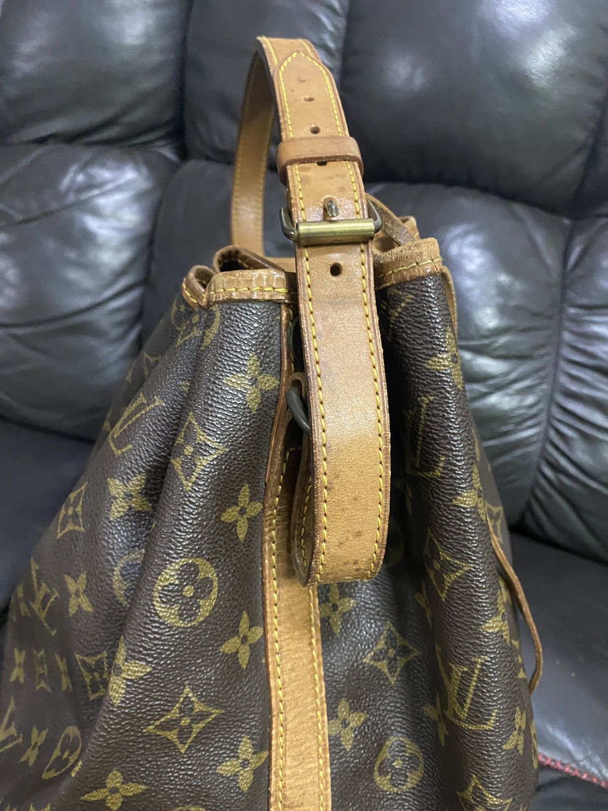 Louis Vuitton Vintage Neo GM Monogram Dawstring Shoulder Bag - 16