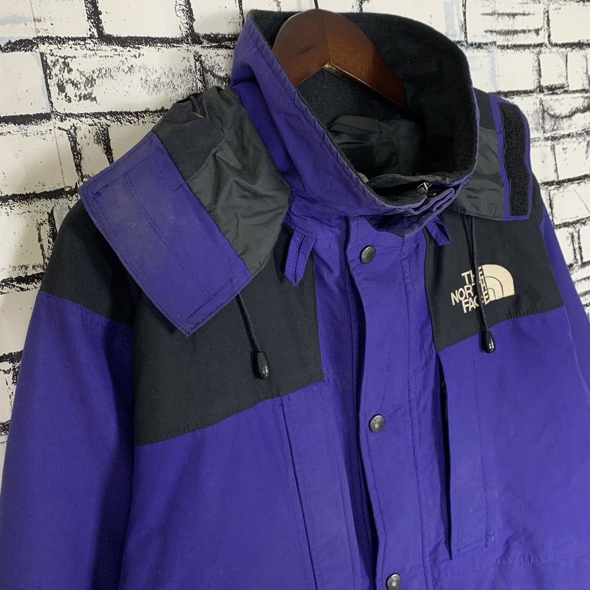 Outdoor Style Go Out! - American Outdoor The North Face Gore-Tex Windbreaker Jacket - 3