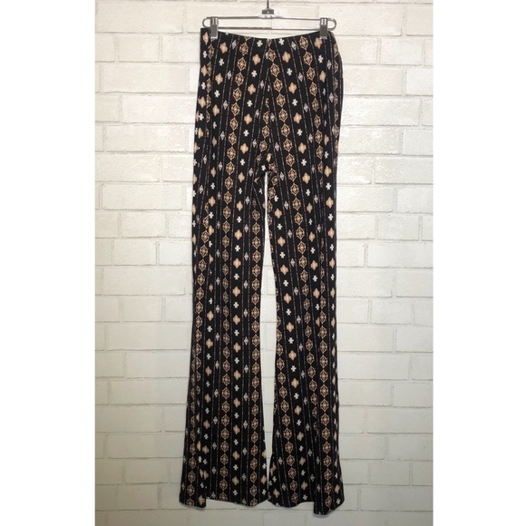 Forever 21 - Forever21 Boho Tribal Print Flared Pants - 5