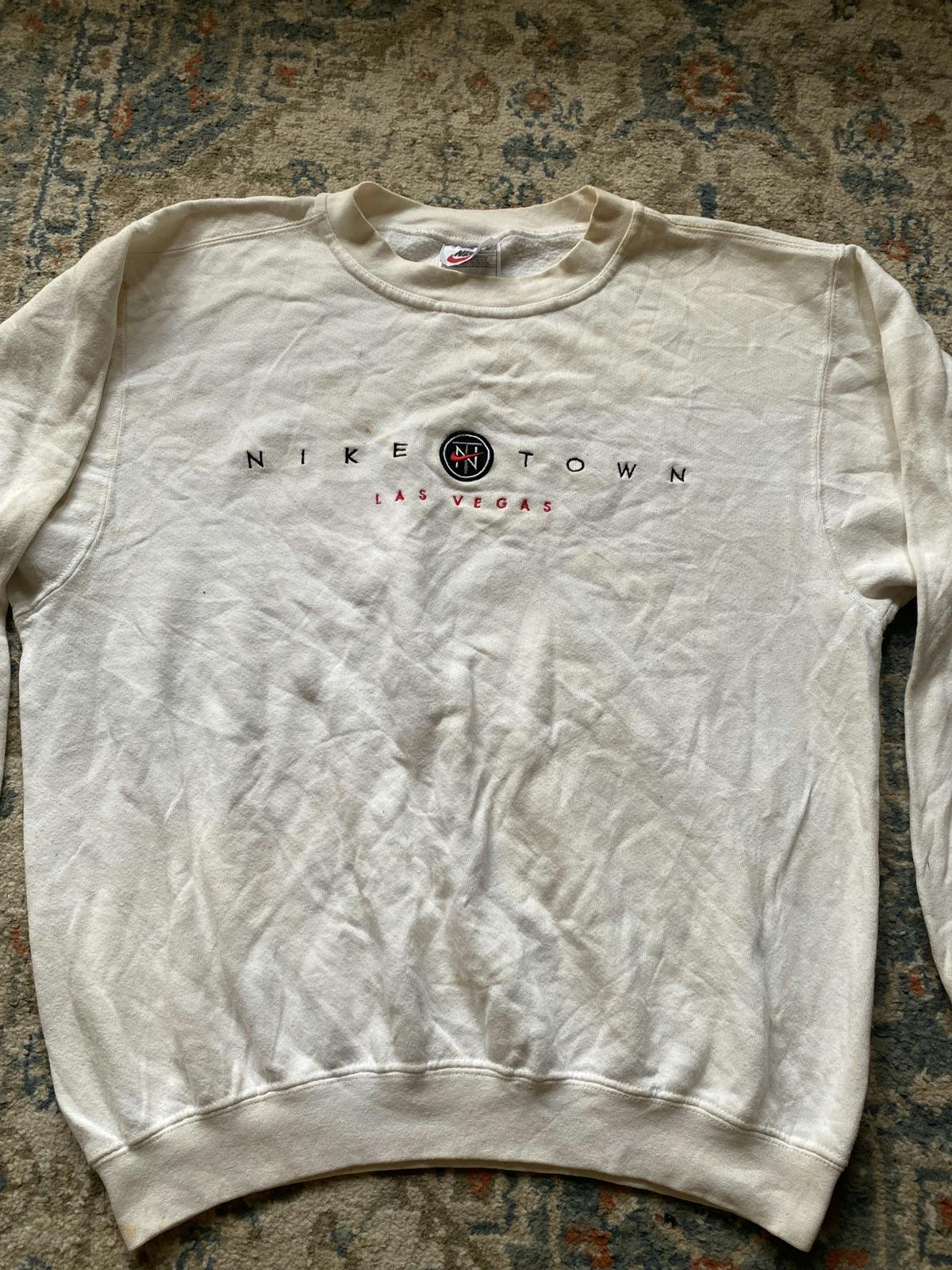 90’s Vintage Nike Town Los Angeles Crewneck Sweatshirt - 1
