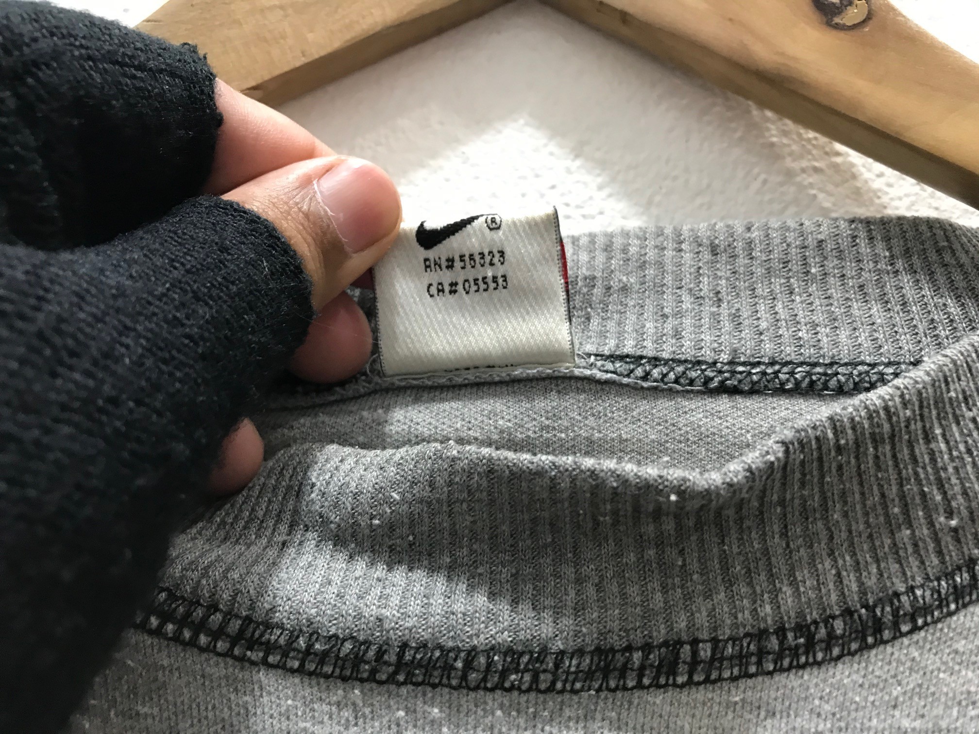 Vintage Nike Swoosh Sweatshirt - 6