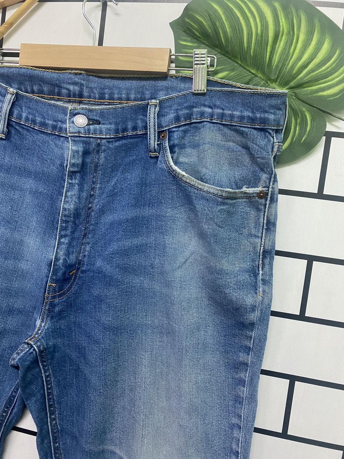 Vintage LEVIS 553 Blue Distressed Denim - L50 - 6