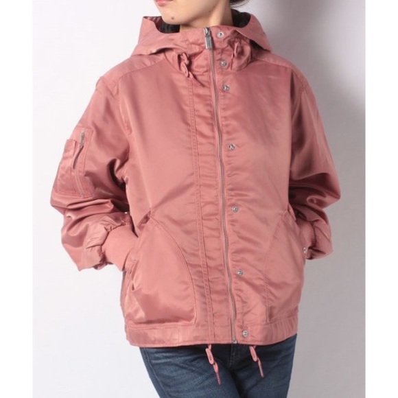 Hunter Boots Refined Waterproof Drawstring Bomber Jacket in Pale Rose - 2