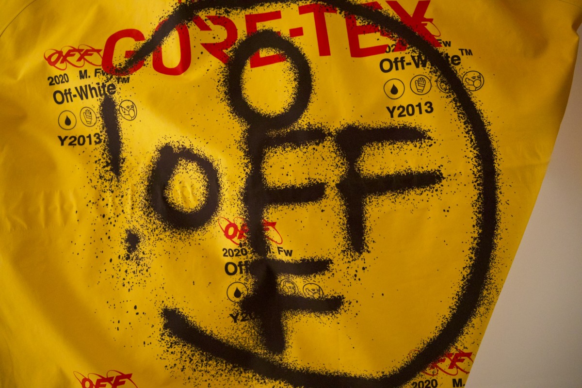 GORE-TEX YELLOW SKI JACKET GRAFFITI - 11