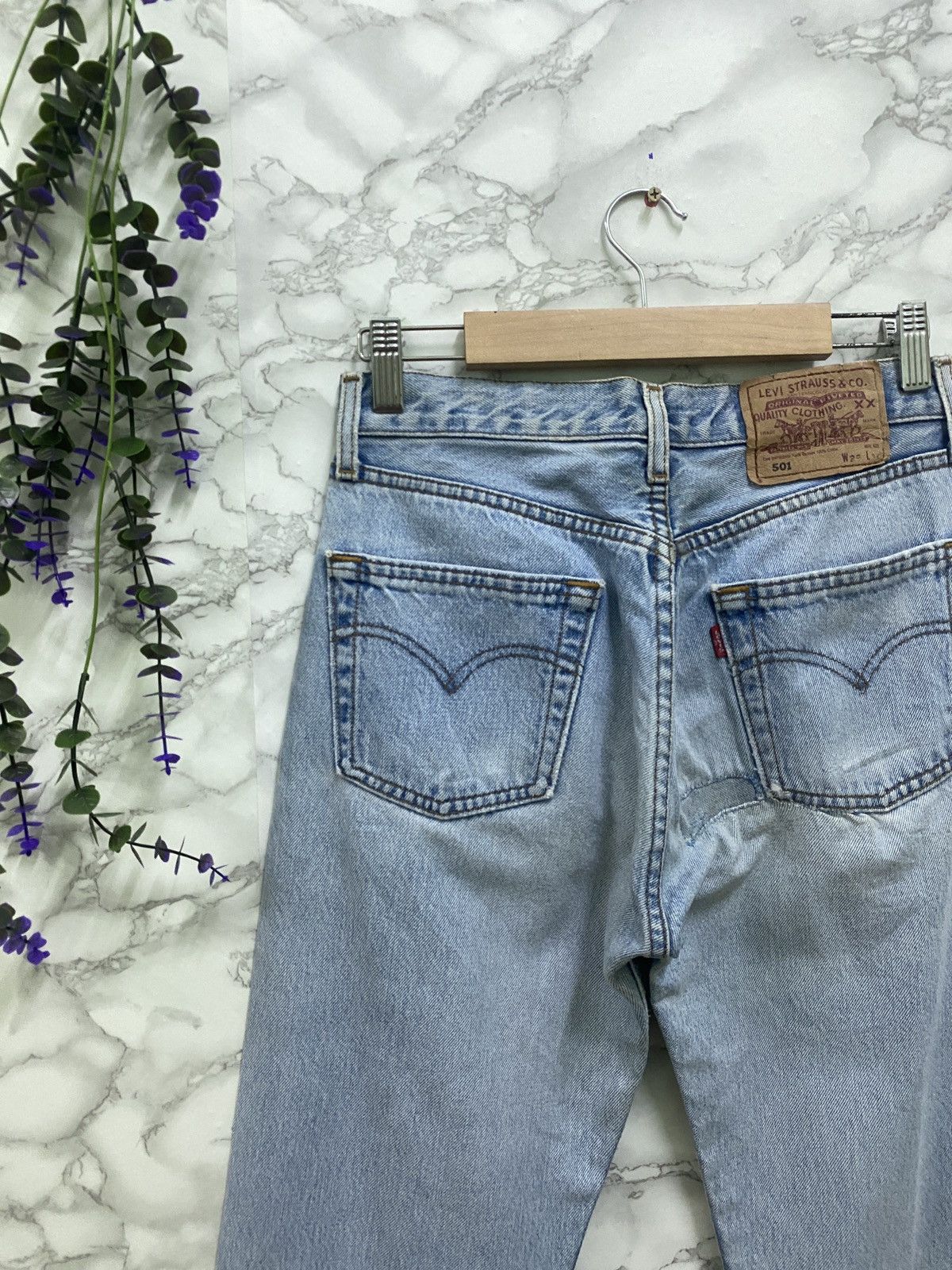 Vintage 90s Levis 501 Light Wash Distressed DenimJeans - 9